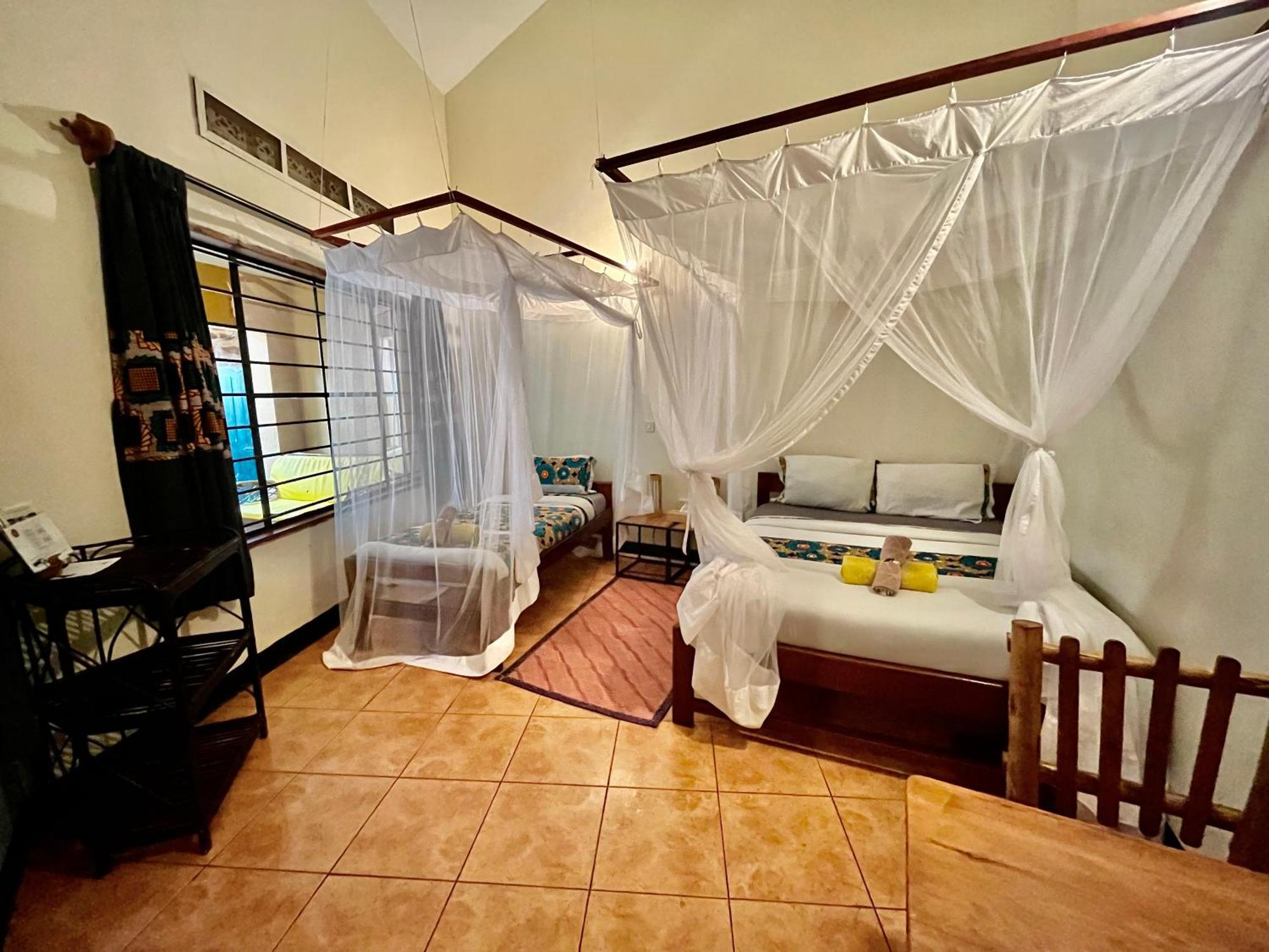 Viavia Entebbe Hotel ภายนอก รูปภาพ