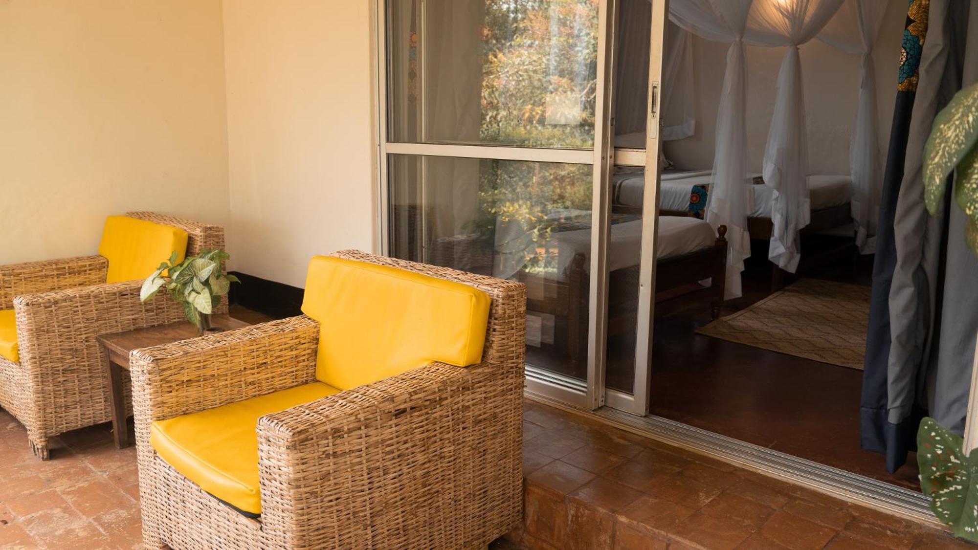 Viavia Entebbe Hotel ภายนอก รูปภาพ