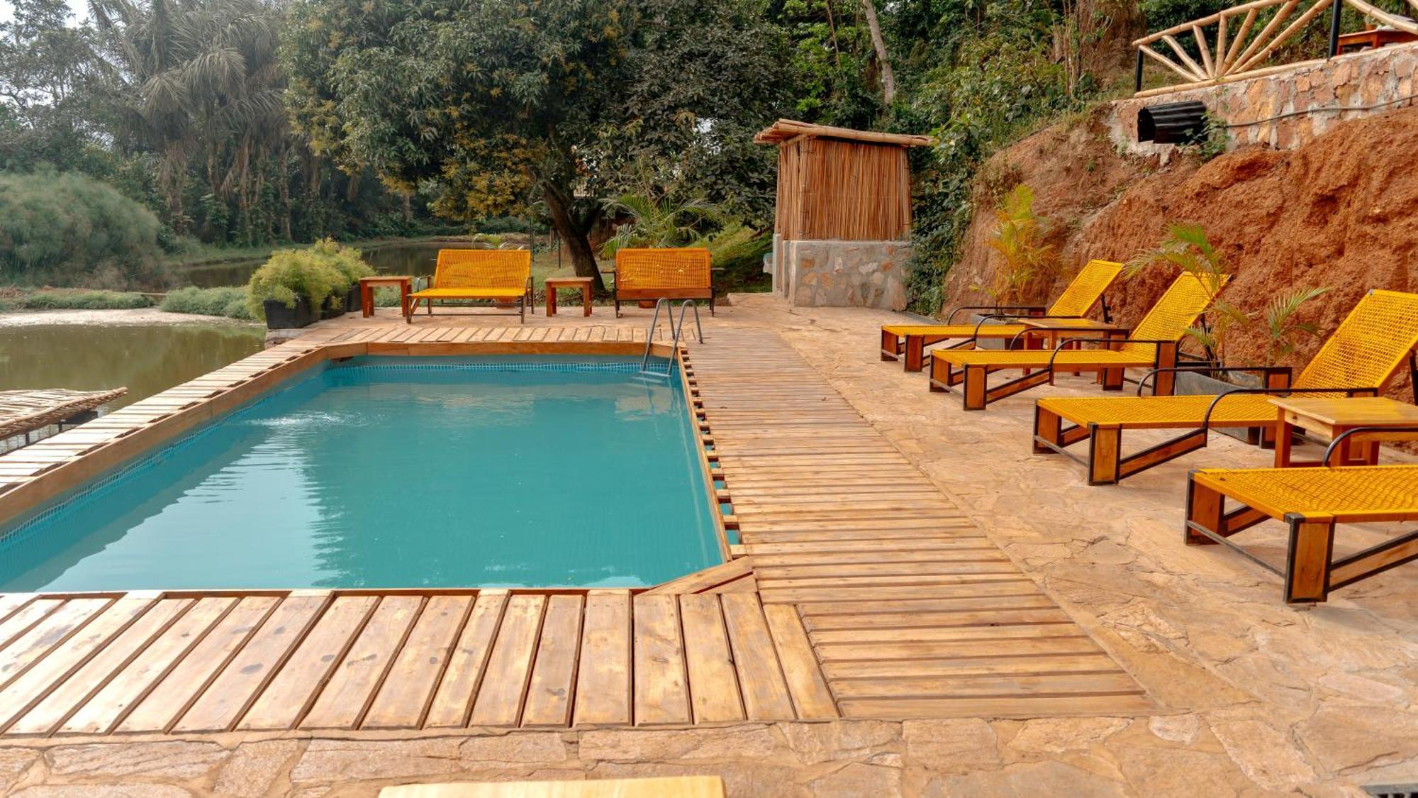 Viavia Entebbe Hotel ภายนอก รูปภาพ