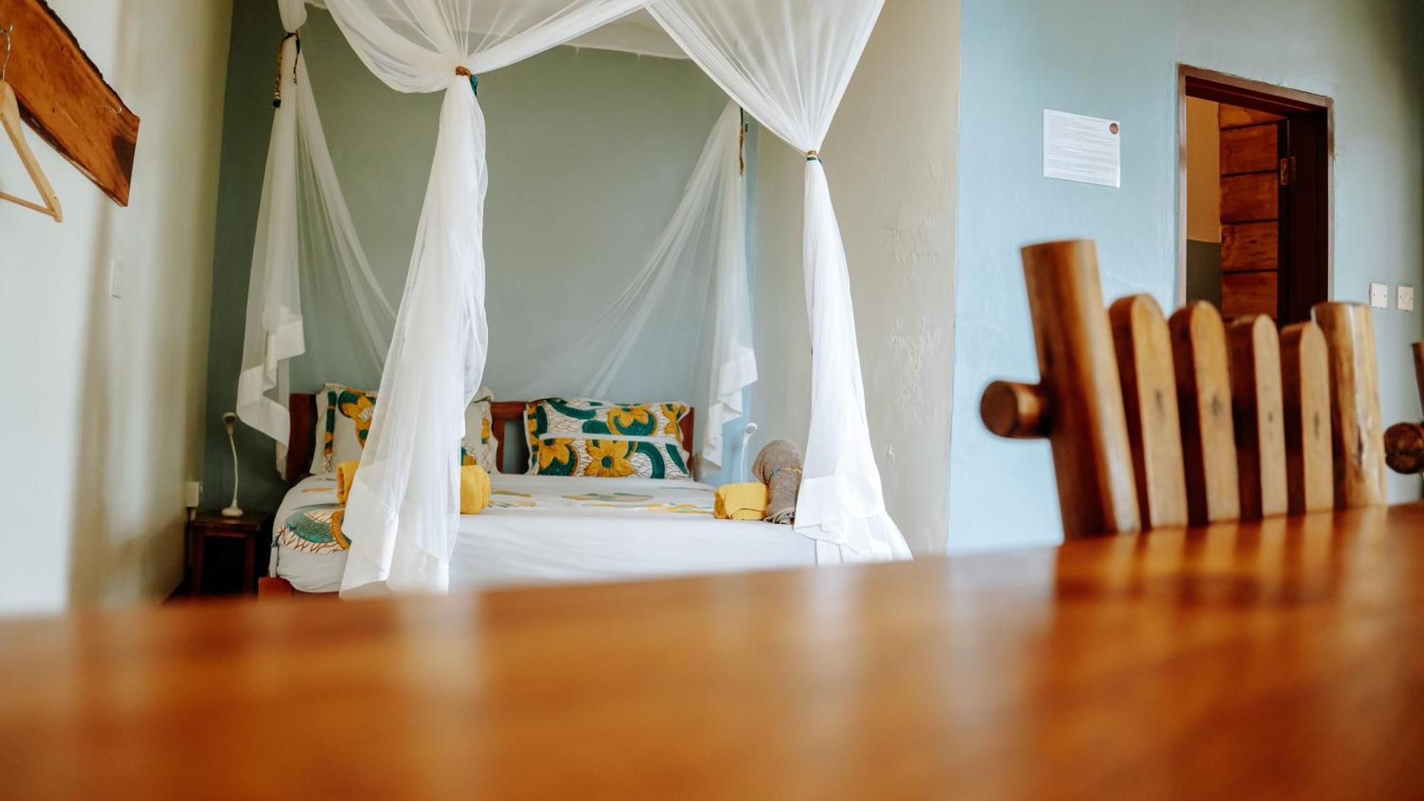 Viavia Entebbe Hotel ภายนอก รูปภาพ